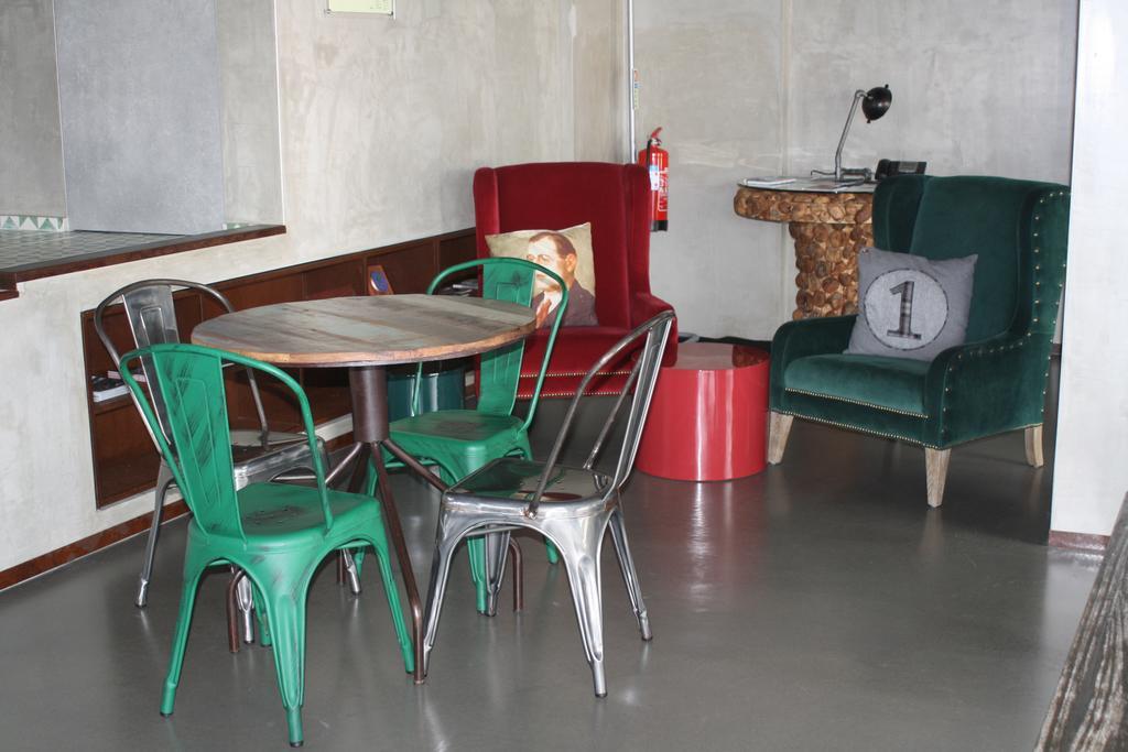 N1 Hostel Apartments And Suites Santarém エクステリア 写真