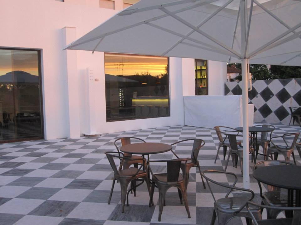 N1 Hostel Apartments And Suites Santarém エクステリア 写真