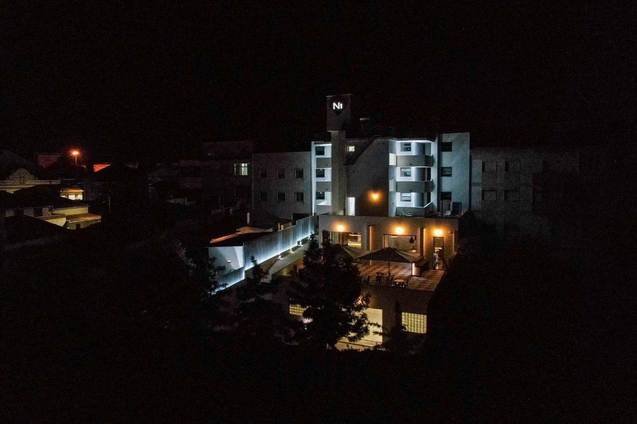 N1 Hostel Apartments And Suites Santarém エクステリア 写真