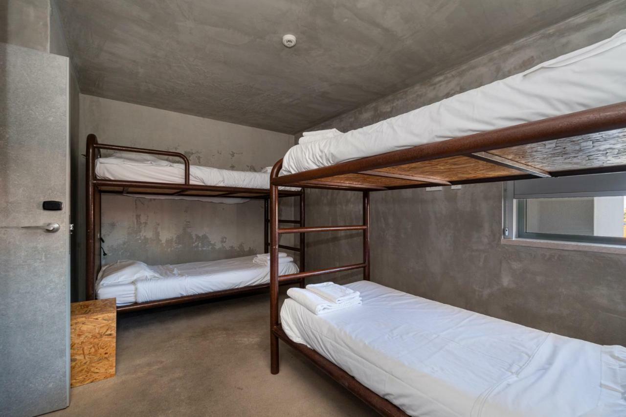 N1 Hostel Apartments And Suites Santarém エクステリア 写真